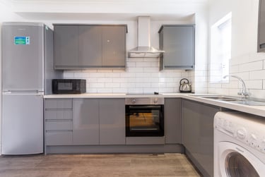 4 bed flat, Sloane Court, Sandyford, Newcastle, NE24PF - Image 1